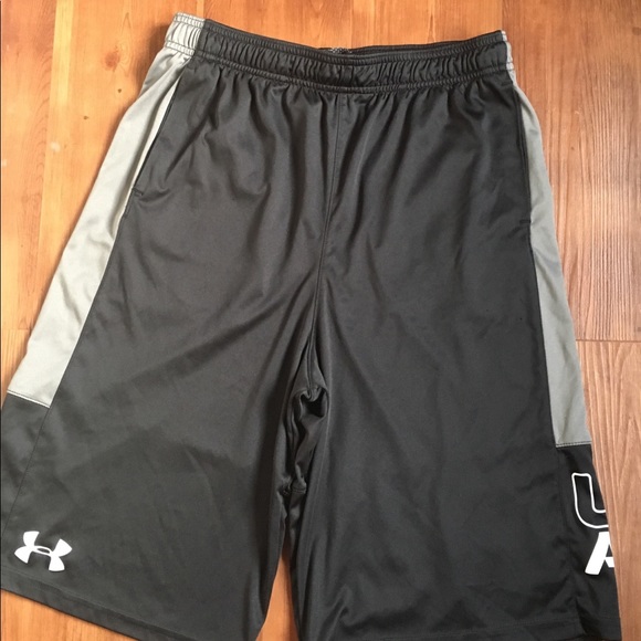 under armour yxl shorts